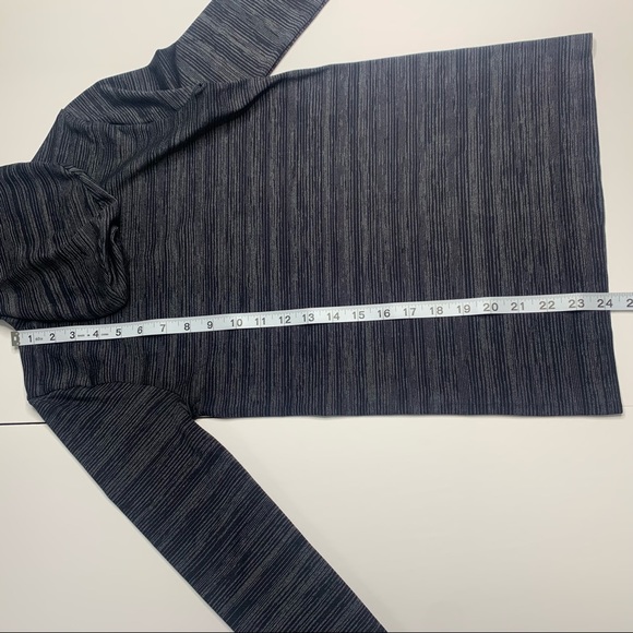 Fabletics Megan Seamless Lurex Pullover - Picture 7 of 11